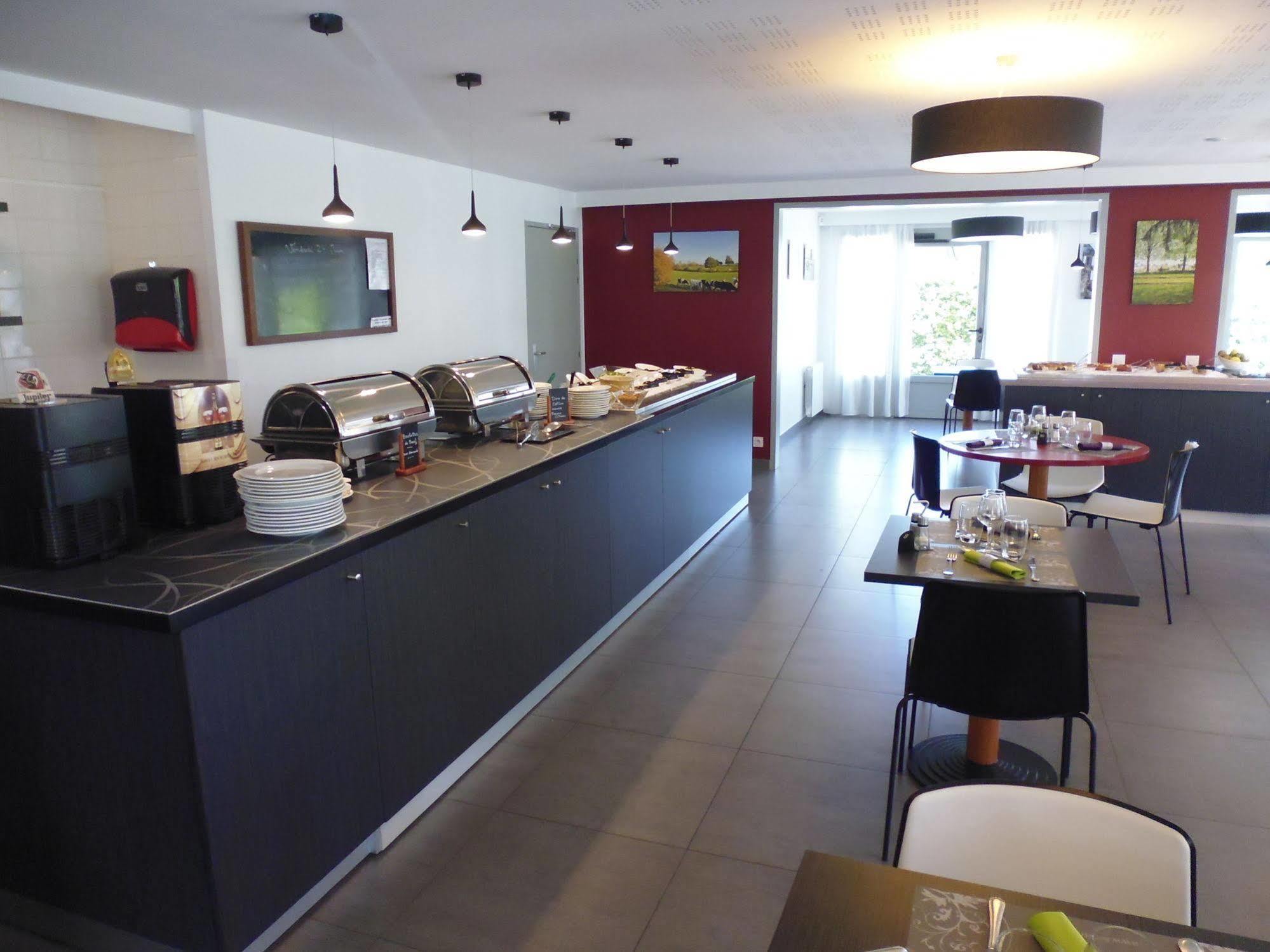 Brit Hotel Mayenne Exterior foto